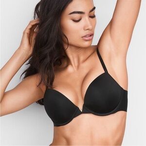 Victoria's Secret Black Plunge Bra Size 32 DD New With Tag